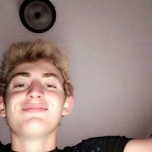 Meet your Posher, Dustin